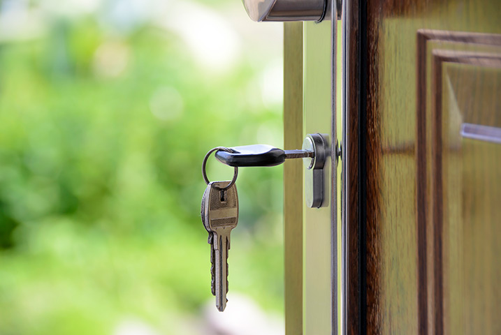A2B Locks are able to provide local locksmiths in East Molesey to repair your broken locks. 